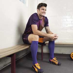 开云官网-上海风暴席卷圣西罗，申花帽子戏法击碎AC米兰，红黑后防线形同虚设，上海风暴席卷圣西罗，申花帽子戏法击碎AC米兰